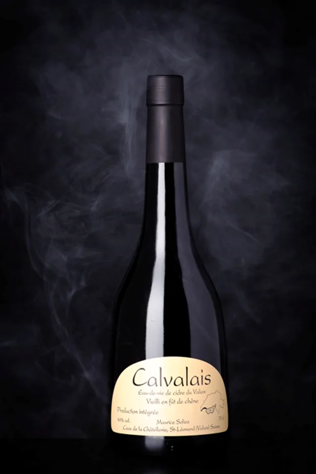 Bouteille de liqueur Calvalais